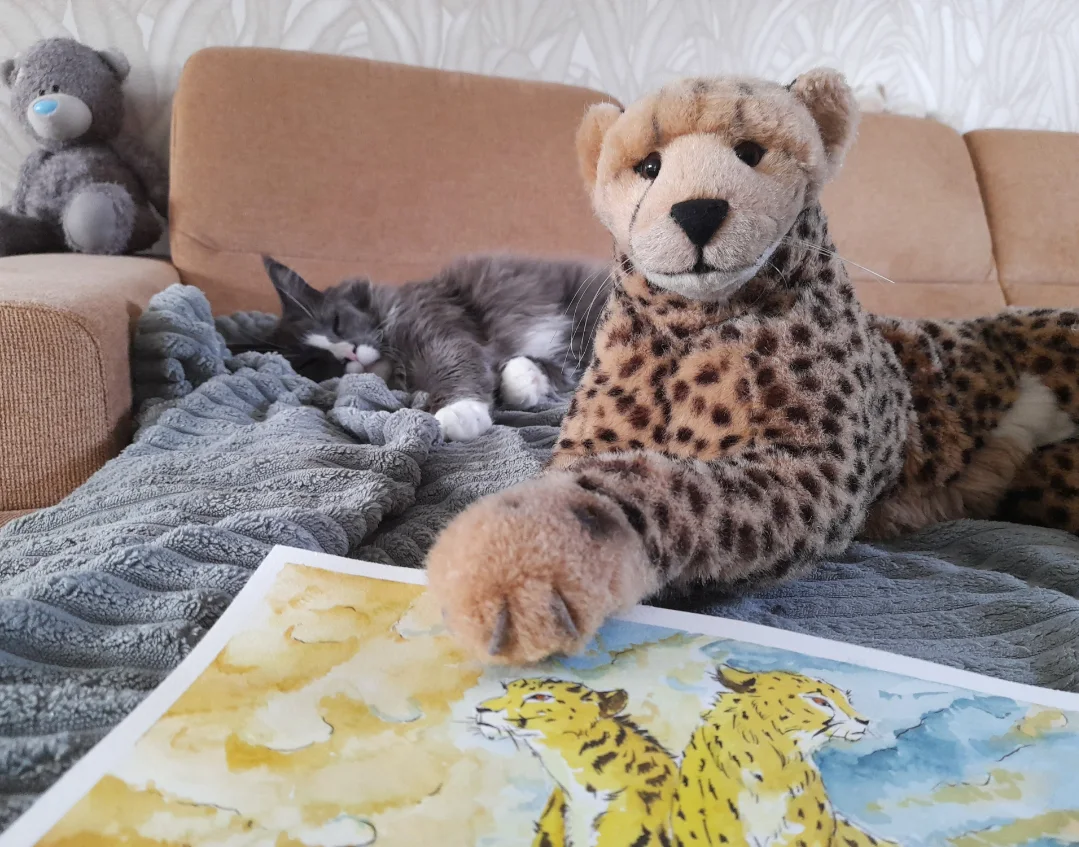 Photo shared by Juba Gepard on October 27, 2025 tagging @appletater.art. May be an image of cheetah, snow leopard, big cat, Abyssinian cat, kitten, serval and text.